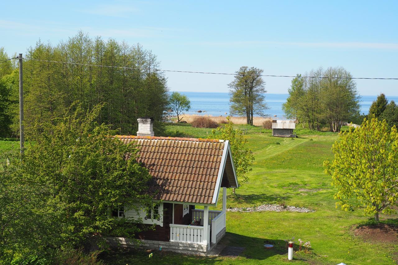 Leesi Puhkemaja旅馆 外观 照片